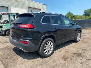2016 Jeep Cherokee Limited - Exterior Rear Right Corner Image